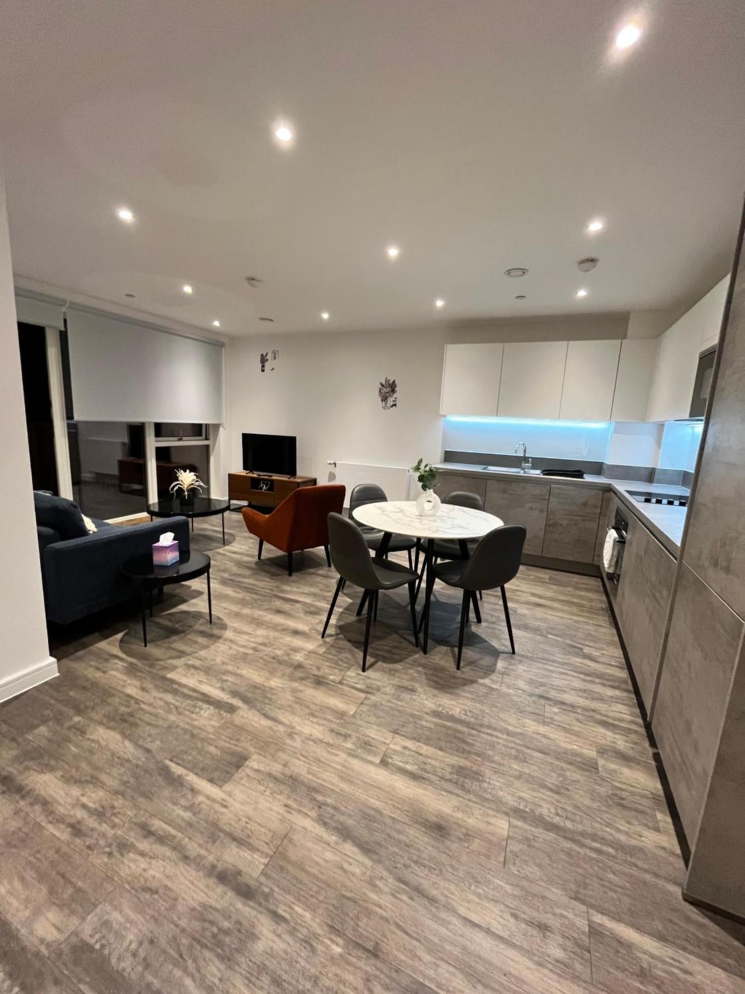 One Bedroom Apartment Barking  Exterior foto