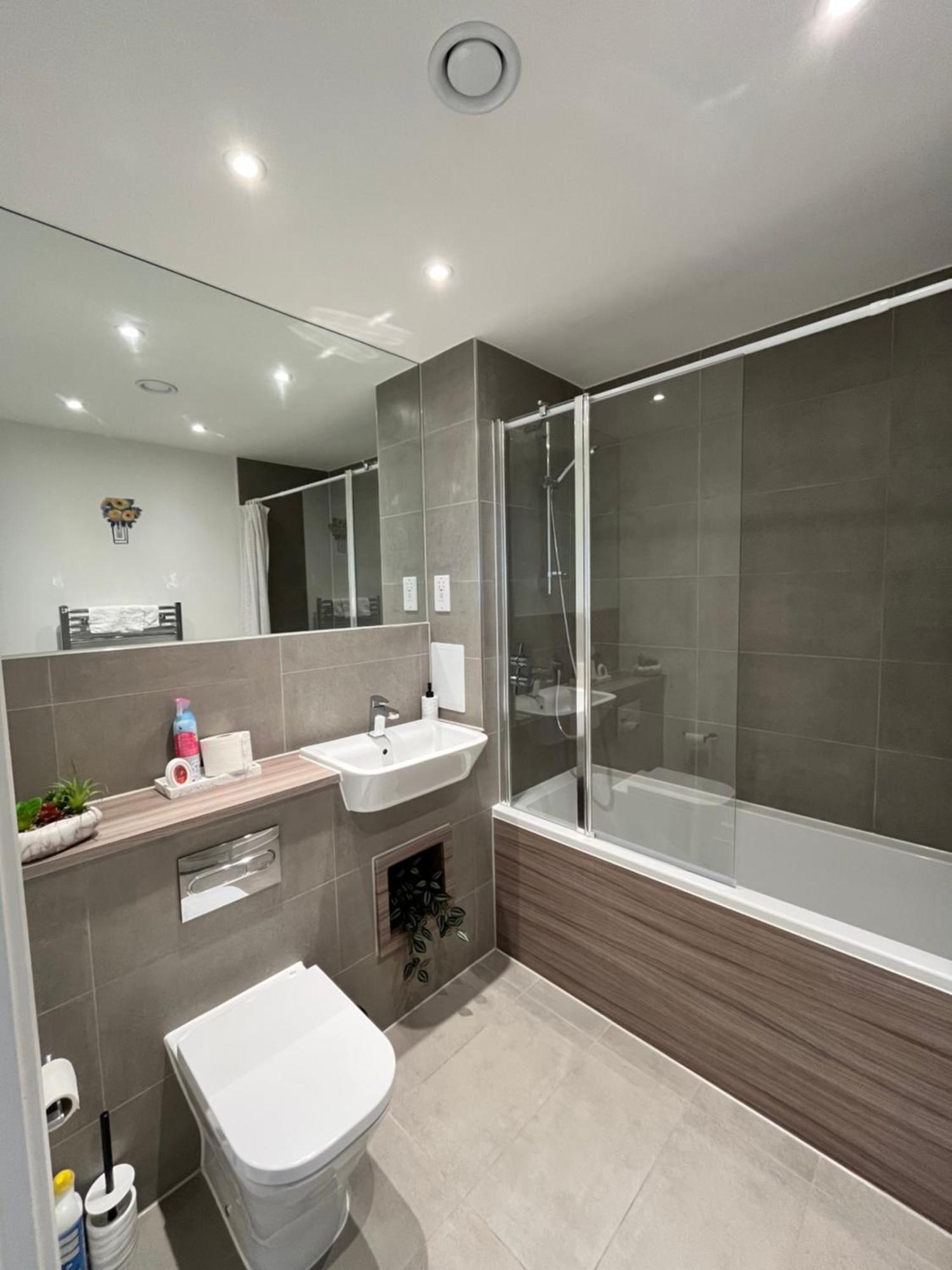 One Bedroom Apartment Barking  Exterior foto
